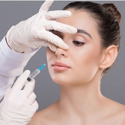 Leia mais sobre o artigo Preenchimento do nariz com ácido hialurônico – Rinomodelação sem cirurgia
