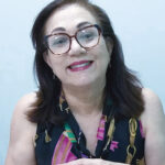 A médica veterinária Dra. Lina Goulart - pulgas e carrapatos