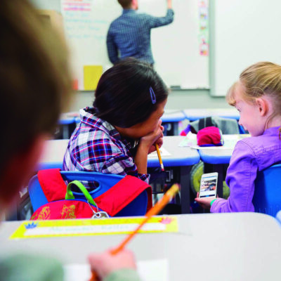 Leia mais sobre o artigo Celular no colégio: o debate do momento