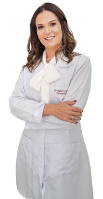 A médica dermatologista Dra. Roberta Cesário
