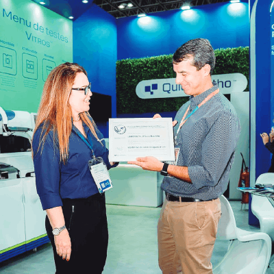 Laboratório Plinio Bacelar recebe certificado QuidelOrtho