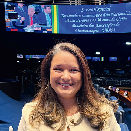Sarah Costa Pereira, Presidente da Comissão de Formação da União Brasileira das Associações de Musicoterapia (UBAM) Sarah-no-Senado-1